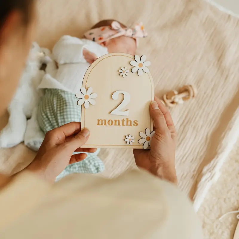 Two-Sided Daisy Wooden Month and Year Milestone Cards